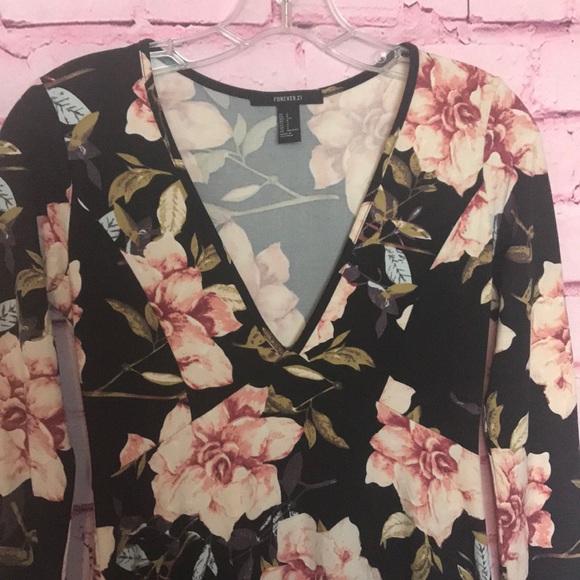 Forever 21 Floral Dress - Picture 4 of 5